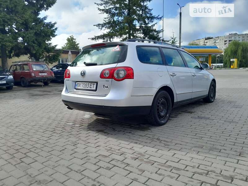 Універсал Volkswagen Passat 2008 в Рівному