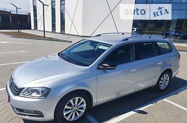 Універсал Volkswagen Passat 2014 в Луцьку