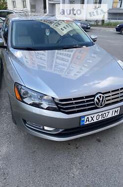 Седан Volkswagen Passat 2013 в Харькове