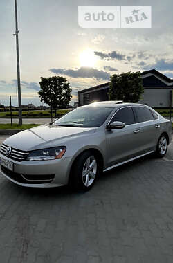 Седан Volkswagen Passat 2012 в Бродах