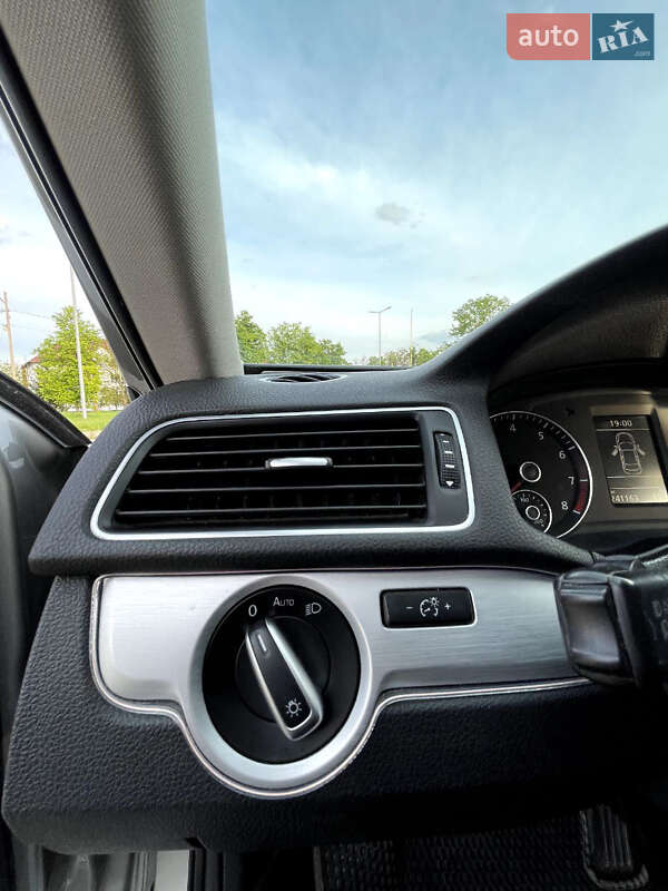 Седан Volkswagen Passat 2012 в Бродах фото 28 Седан Volkswagen Passat 2012 в Бродах