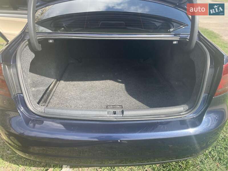 Седан Volkswagen Passat 2015 в Харькове