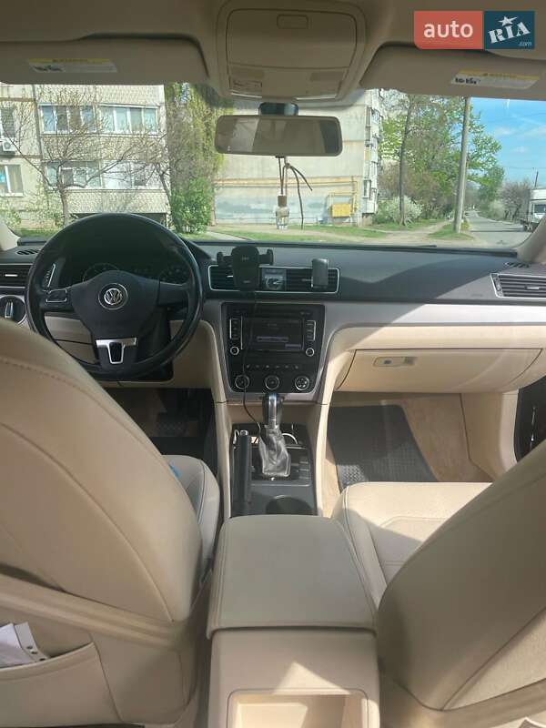 Седан Volkswagen Passat 2015 в Харькове