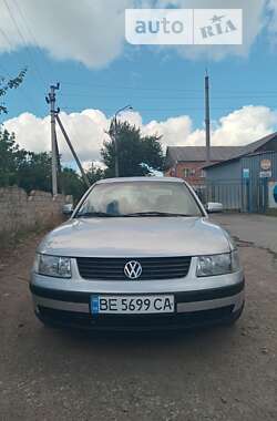 Седан Volkswagen Passat 1999 в Первомайську
