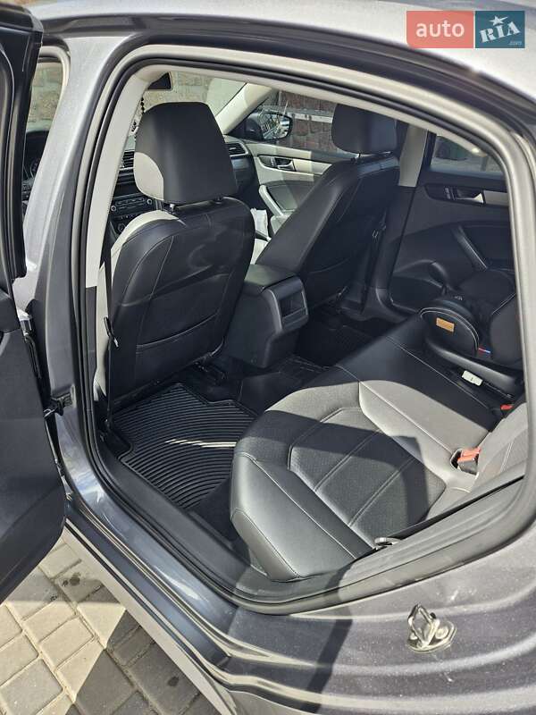 Седан Volkswagen Passat 2013 в Знаменке