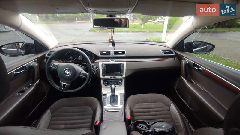 Седан Volkswagen Passat 2011 в Виноградове