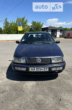 Седан Volkswagen Passat 1994 в Києві