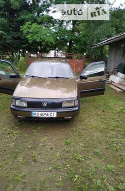 Седан Volkswagen Passat 1989 в Ужгороді