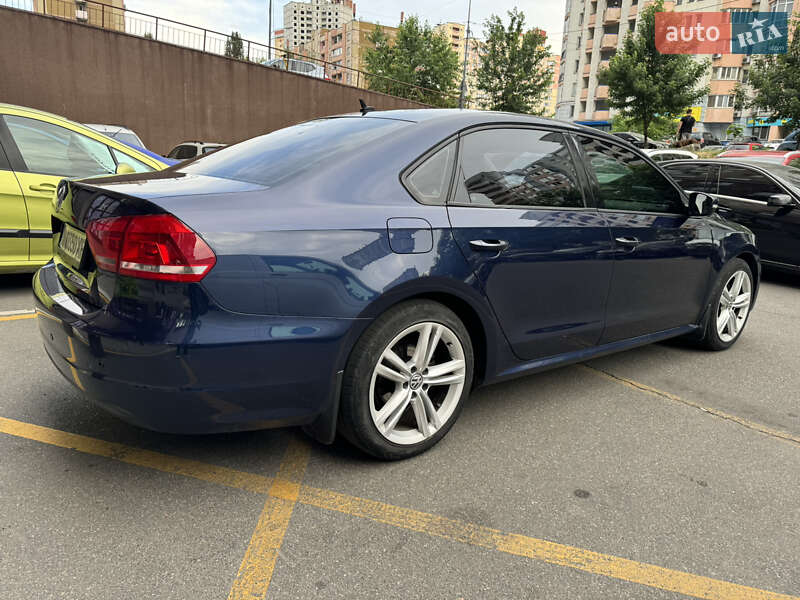 Седан Volkswagen Passat 2013 в Києві