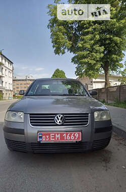 Седан Volkswagen Passat 2002 в Первомайську