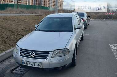 Седан Volkswagen Passat 2002 в Киеве