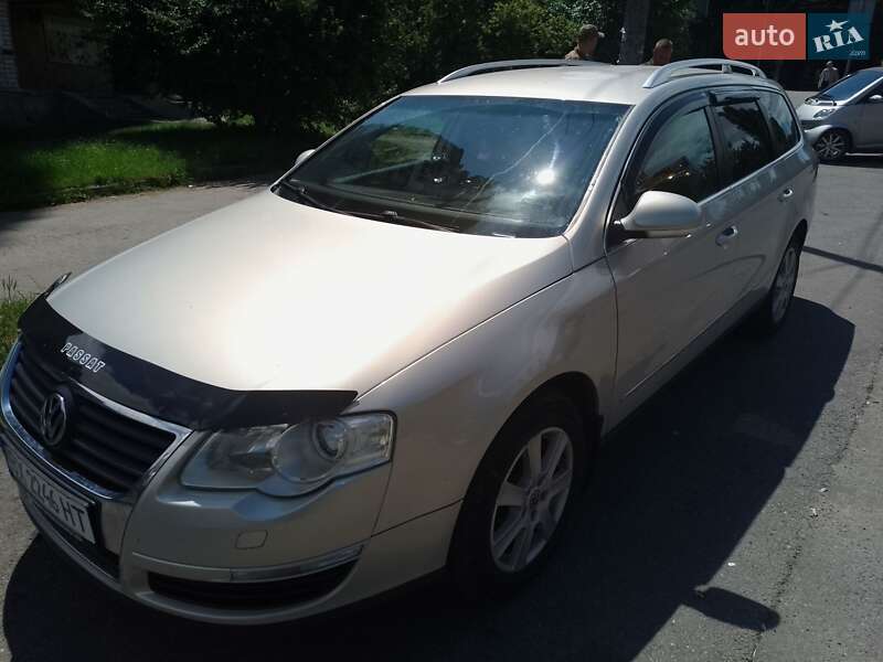 Универсал Volkswagen Passat 2009 в Хмельницком