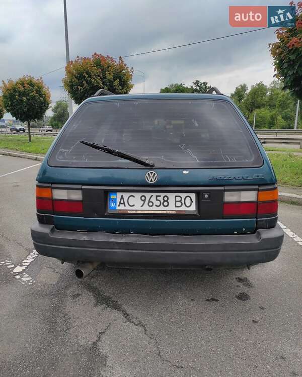 Универсал Volkswagen Passat 1991 в Каневе