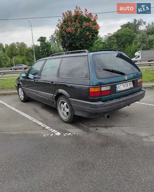 Универсал Volkswagen Passat 1991 в Каневе