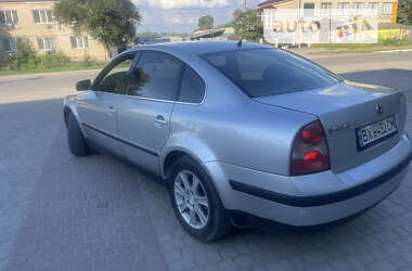 Седан Volkswagen Passat 2001 в Теофиполе