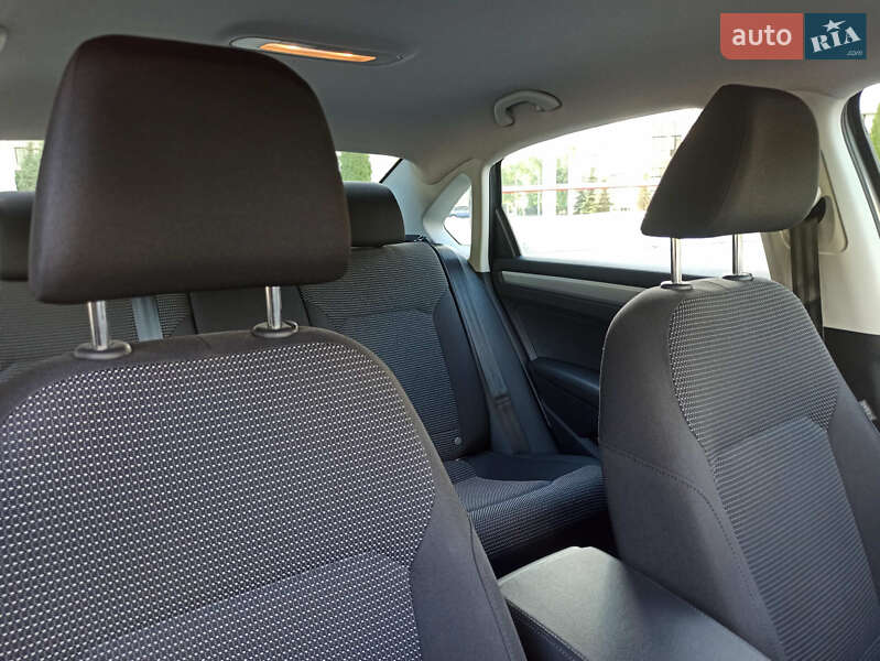 Седан Volkswagen Passat 2017 в Харькове