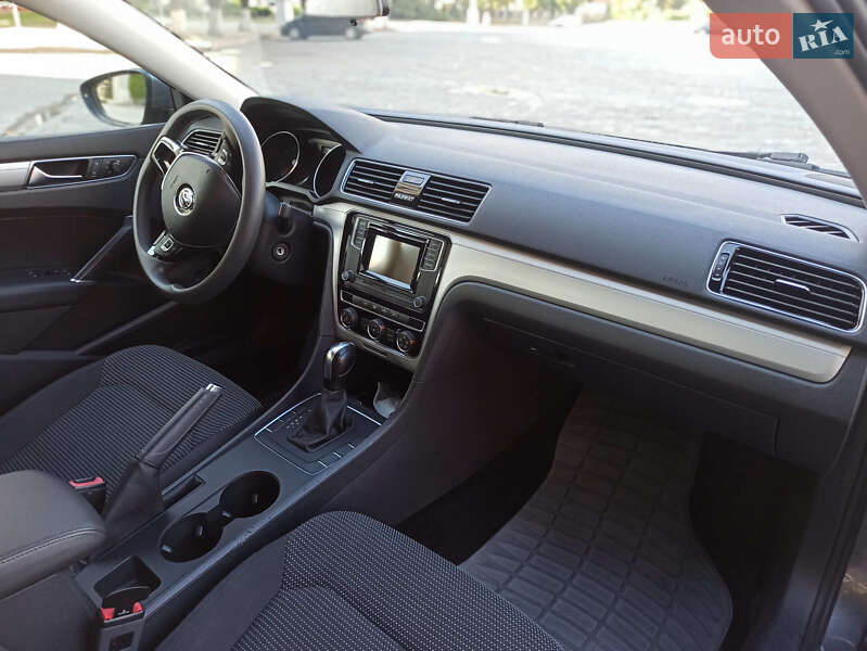 Седан Volkswagen Passat 2017 в Харькове