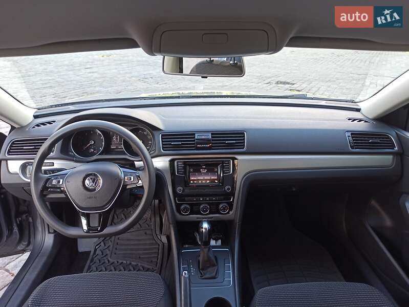 Седан Volkswagen Passat 2017 в Харькове
