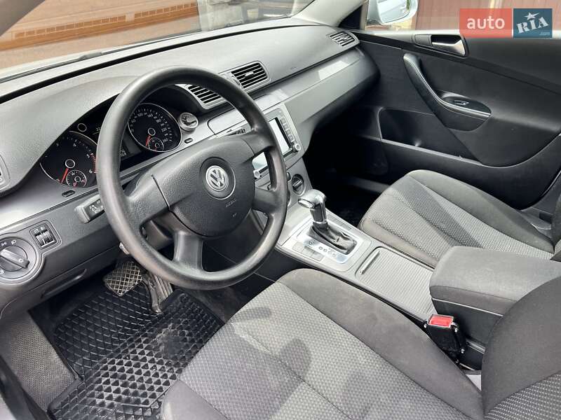Універсал Volkswagen Passat 2008 в Бродах