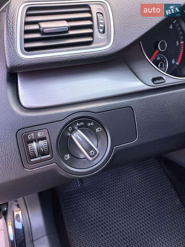 Універсал Volkswagen Passat 2014 в Рівному