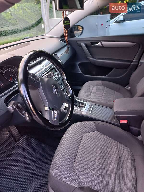 Універсал Volkswagen Passat 2014 в Рівному