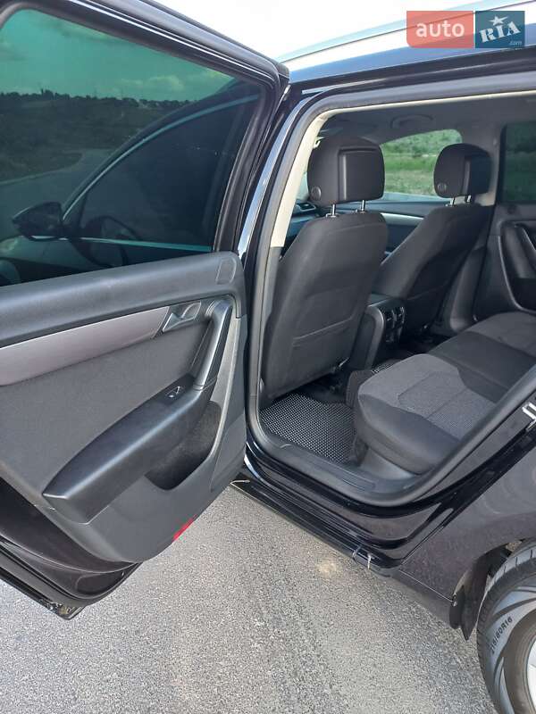 Універсал Volkswagen Passat 2014 в Рівному