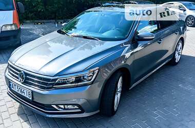 Седан Volkswagen Passat 2014 в Львове