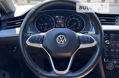 Универсал Volkswagen Passat 2020 в Луцке
