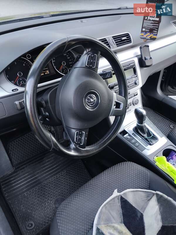 Универсал Volkswagen Passat 2014 в Звягеле