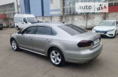 Седан Volkswagen Passat 2011 в Києві