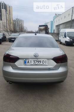 Седан Volkswagen Passat 2011 в Києві