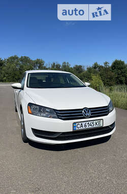 Седан Volkswagen Passat 2012 в Корсунь-Шевченківському