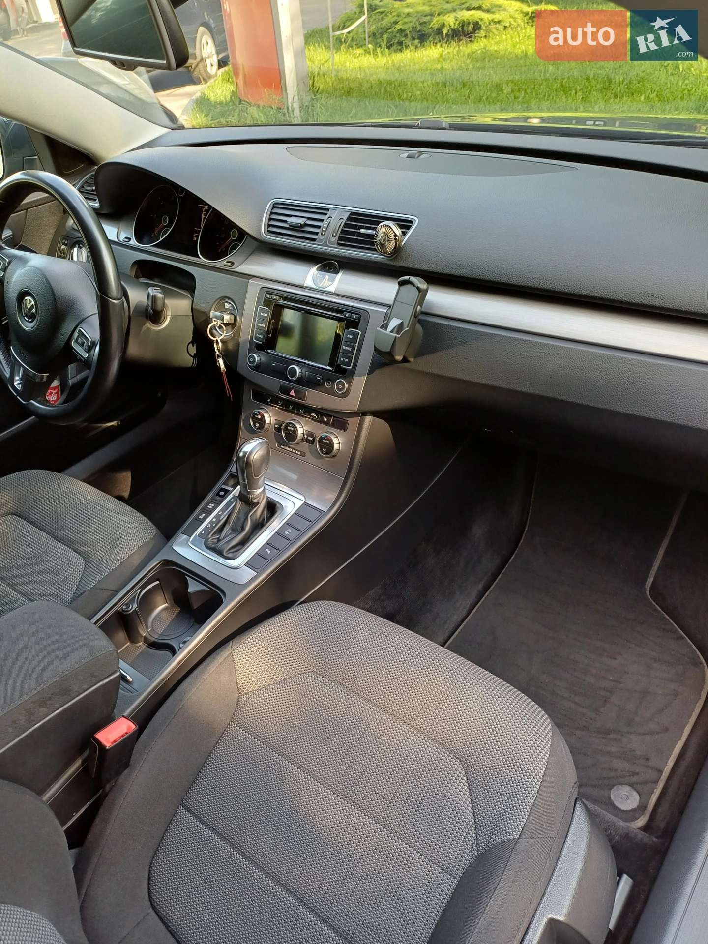 Volkswagen Passat 2013 VIN WVWZZZ3CZEE050672 фото оголошення 9 з 13