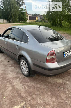 Седан Volkswagen Passat 2001 в Житомирі