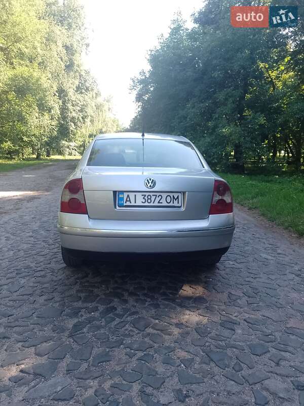Седан Volkswagen Passat 2001 в Яготине