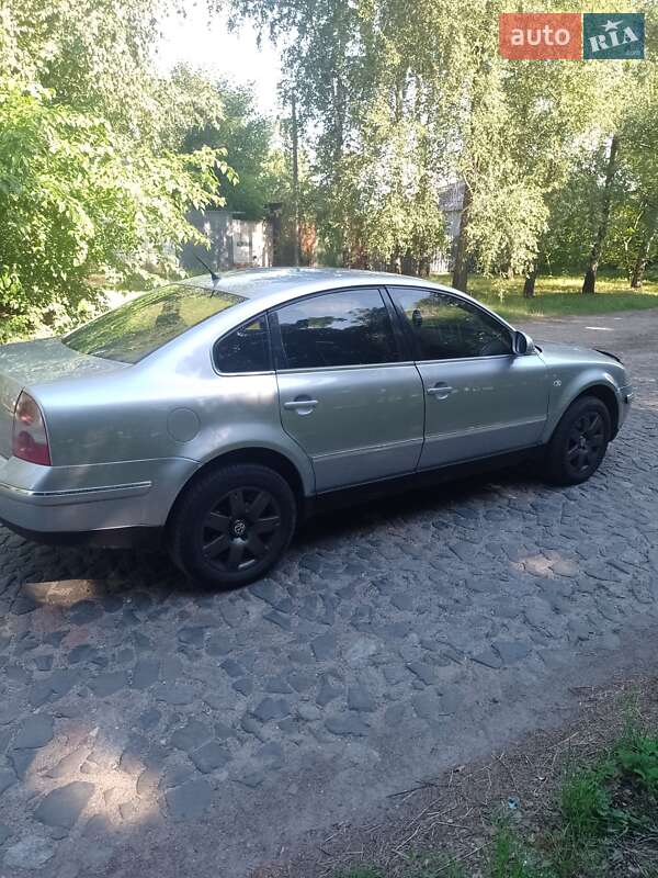 Седан Volkswagen Passat 2001 в Яготине