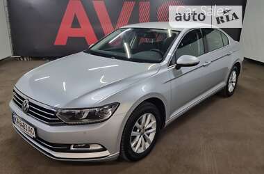 Седан Volkswagen Passat 2019 в Києві