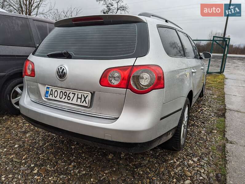 Универсал Volkswagen Passat 2006 в Хусте