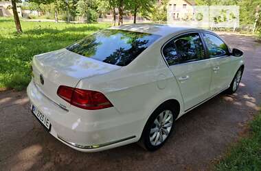 Седан Volkswagen Passat 2011 в Калуші