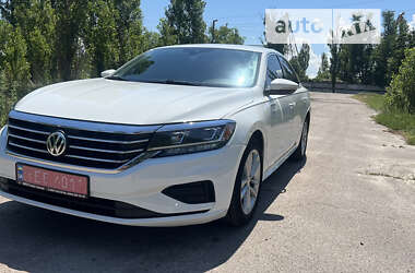 Седан Volkswagen Passat 2020 в Кременчуге