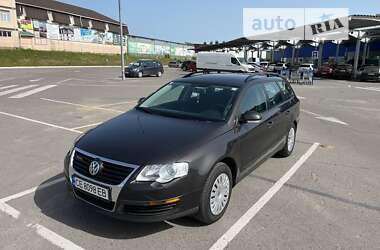 Універсал Volkswagen Passat 2009 в Вінниці