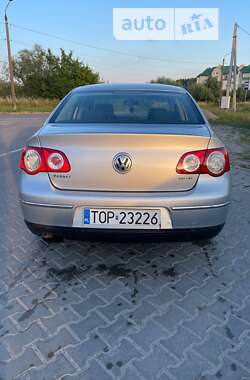 Седан Volkswagen Passat 2006 в Дрогобичі