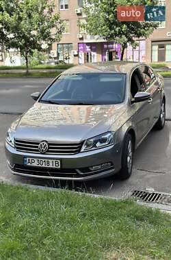 Седан Volkswagen Passat 2012 в Киеве