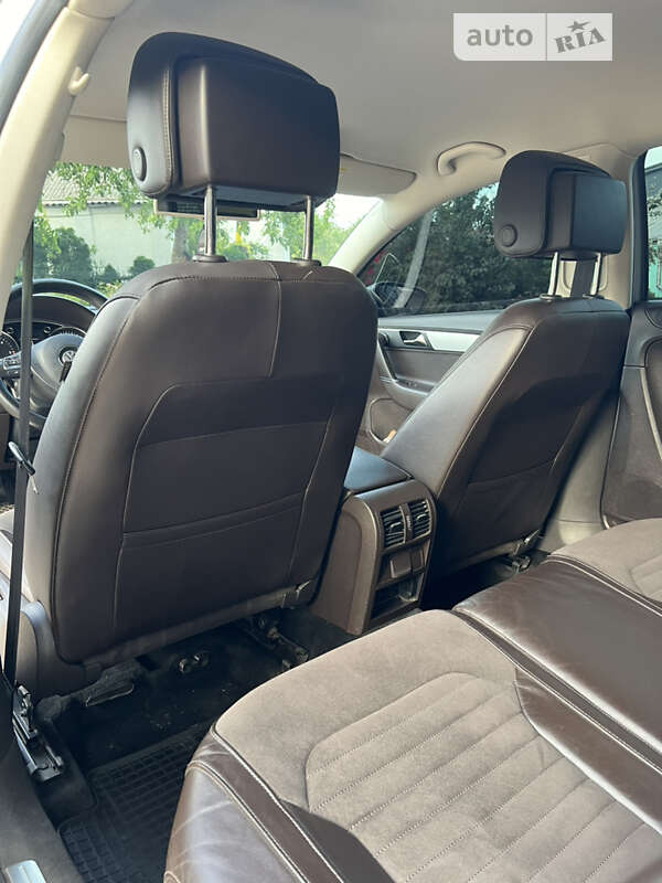 Універсал Volkswagen Passat 2011 в Умані