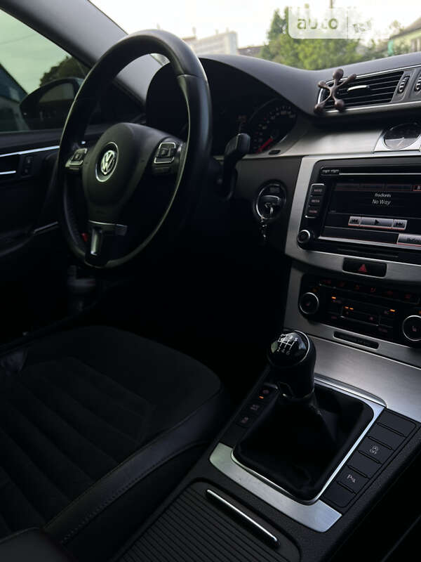Універсал Volkswagen Passat 2011 в Умані
