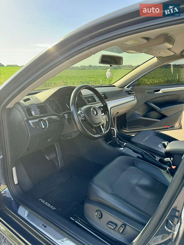 Седан Volkswagen Passat 2016 в Чернігові