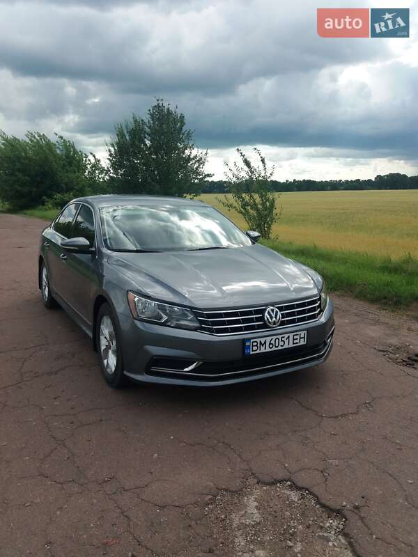 Седан Volkswagen Passat 2016 в Сумах
