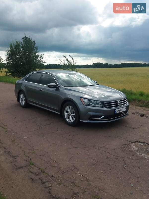 Седан Volkswagen Passat 2016 в Сумах
