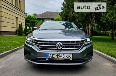 Седан Volkswagen Passat 2021 в Днепре