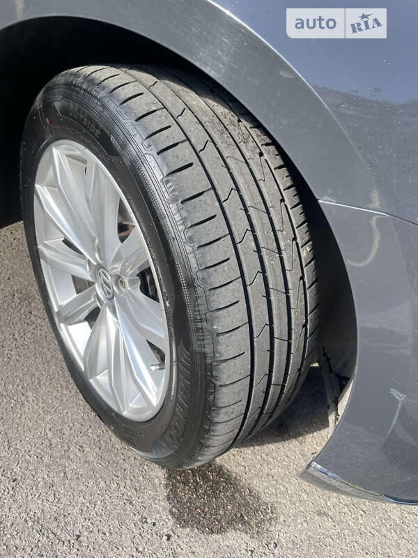 Универсал Volkswagen Passat 2015 в Вишневом